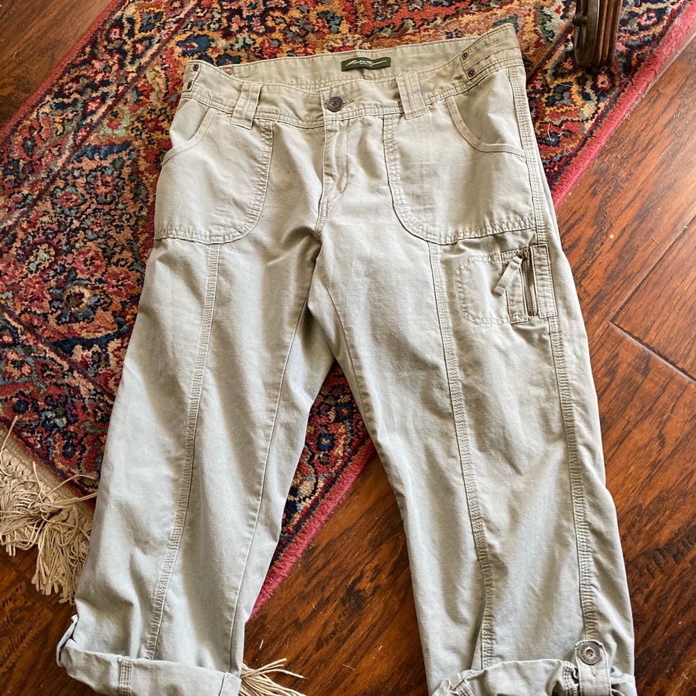 EDDIE BAUER CAPRIS PANT  SIZE 8